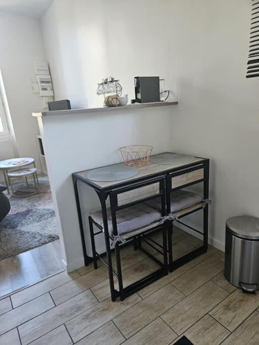 Beautiful F2 Apartment 5 Stops By Train From Paris Moret-sur-Loing Exterior photo